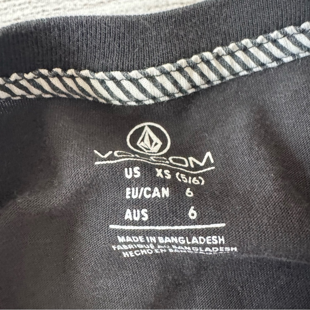 Volcom Tees - Picture 4 of 6